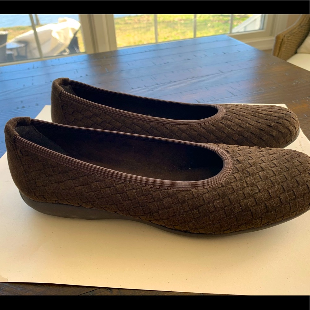 Stuart Weitzman Brown Suede Nic Nic Flats